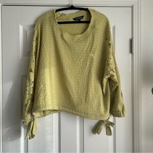 Davi & Dani green lace top with ties size 3x